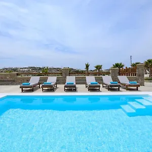The George With Private Pool, Close To - Chora Villa